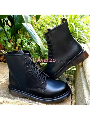 MODELLO MARTENS ANFIBIO NERO