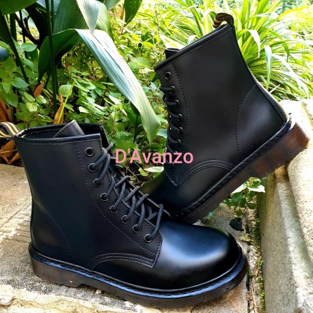 MODELLO MARTENS ANFIBIO NERO